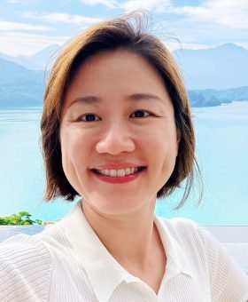 吳亭君照片
